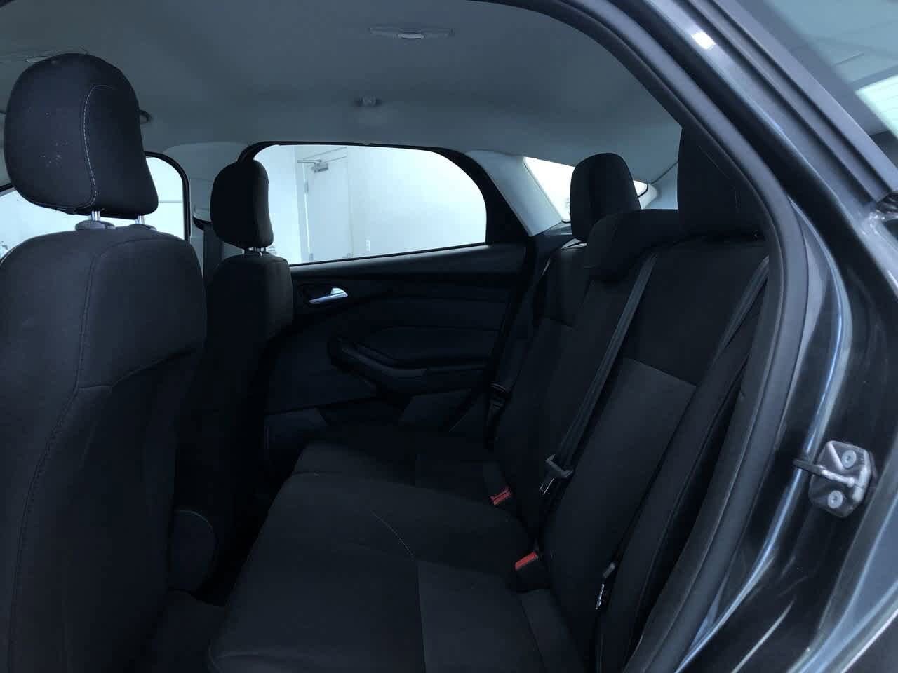 2018 Ford Focus SE 20