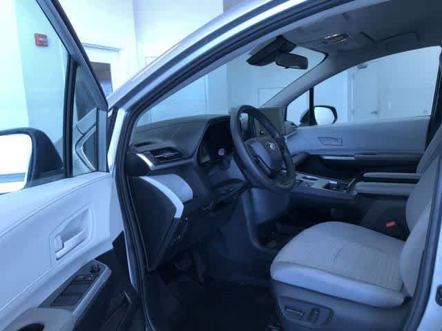 Thumbnail: 2025 Toyota Sienna - 11