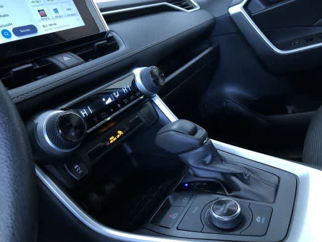 Thumbnail: 2025 Toyota RAV4 - 21