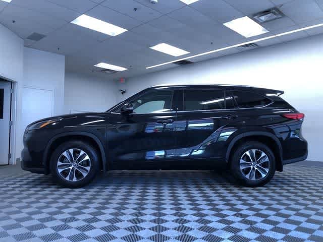Thumbnail: 2021 Toyota Highlander - 11