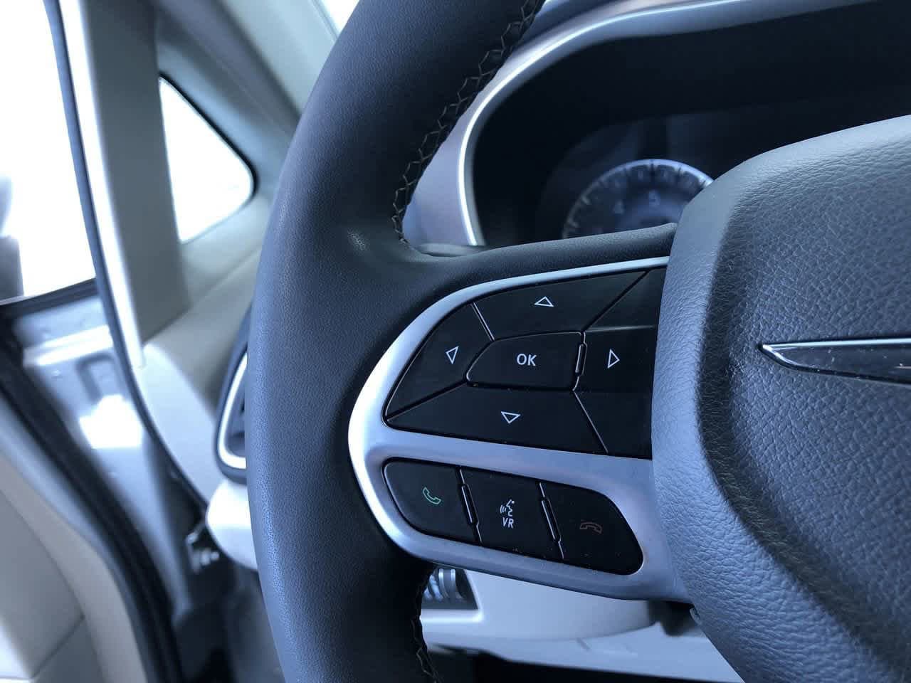 2023 Chrysler Voyager LX 24