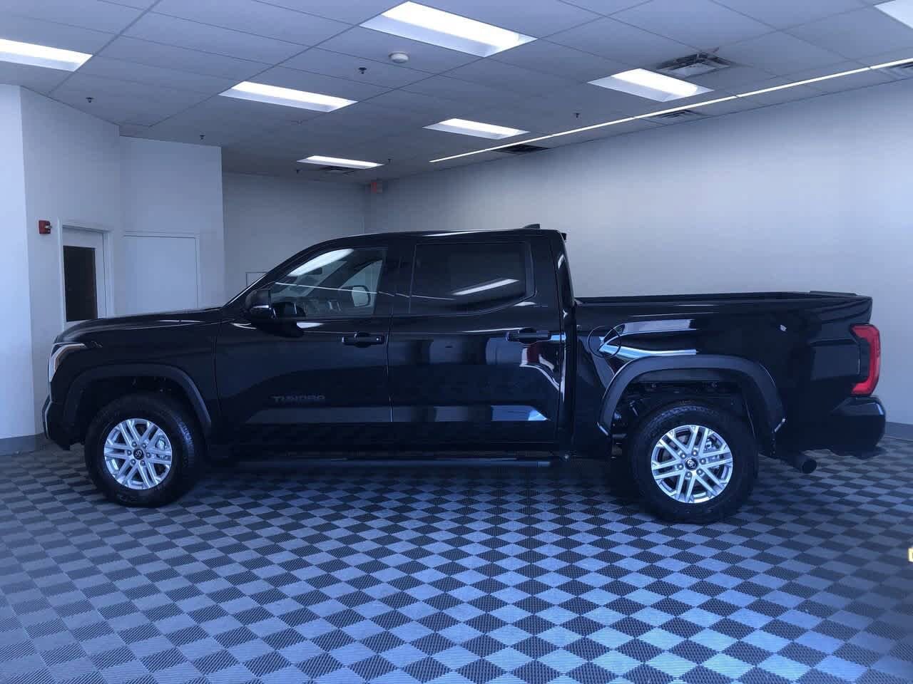 Thumbnail: 2025 Toyota Tundra - 3