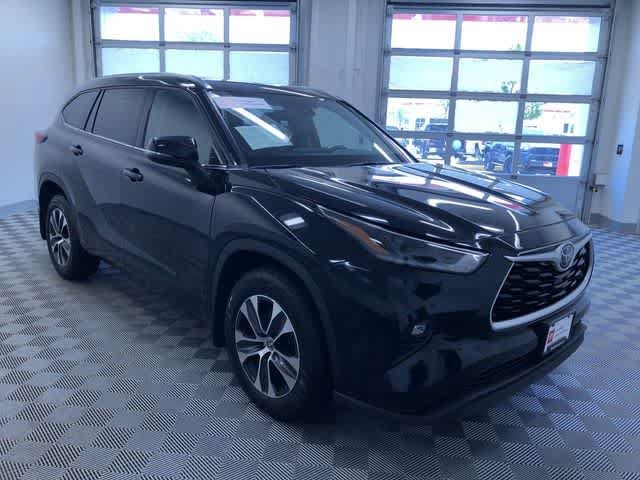 Thumbnail: 2021 Toyota Highlander - 37