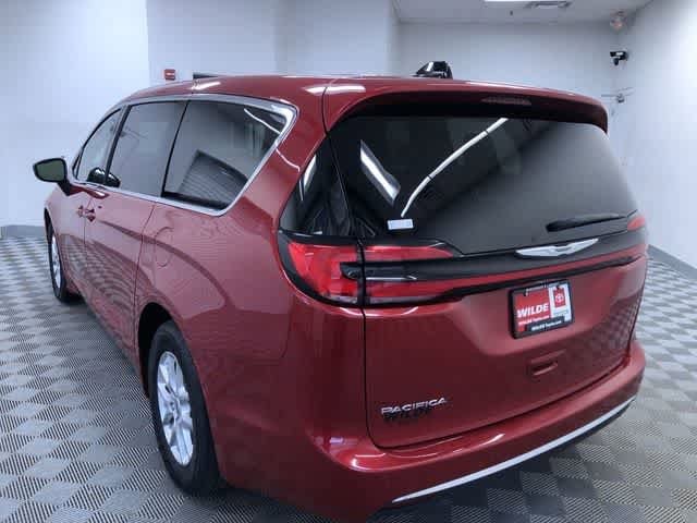 Thumbnail: 2025 Chrysler Pacifica - 13