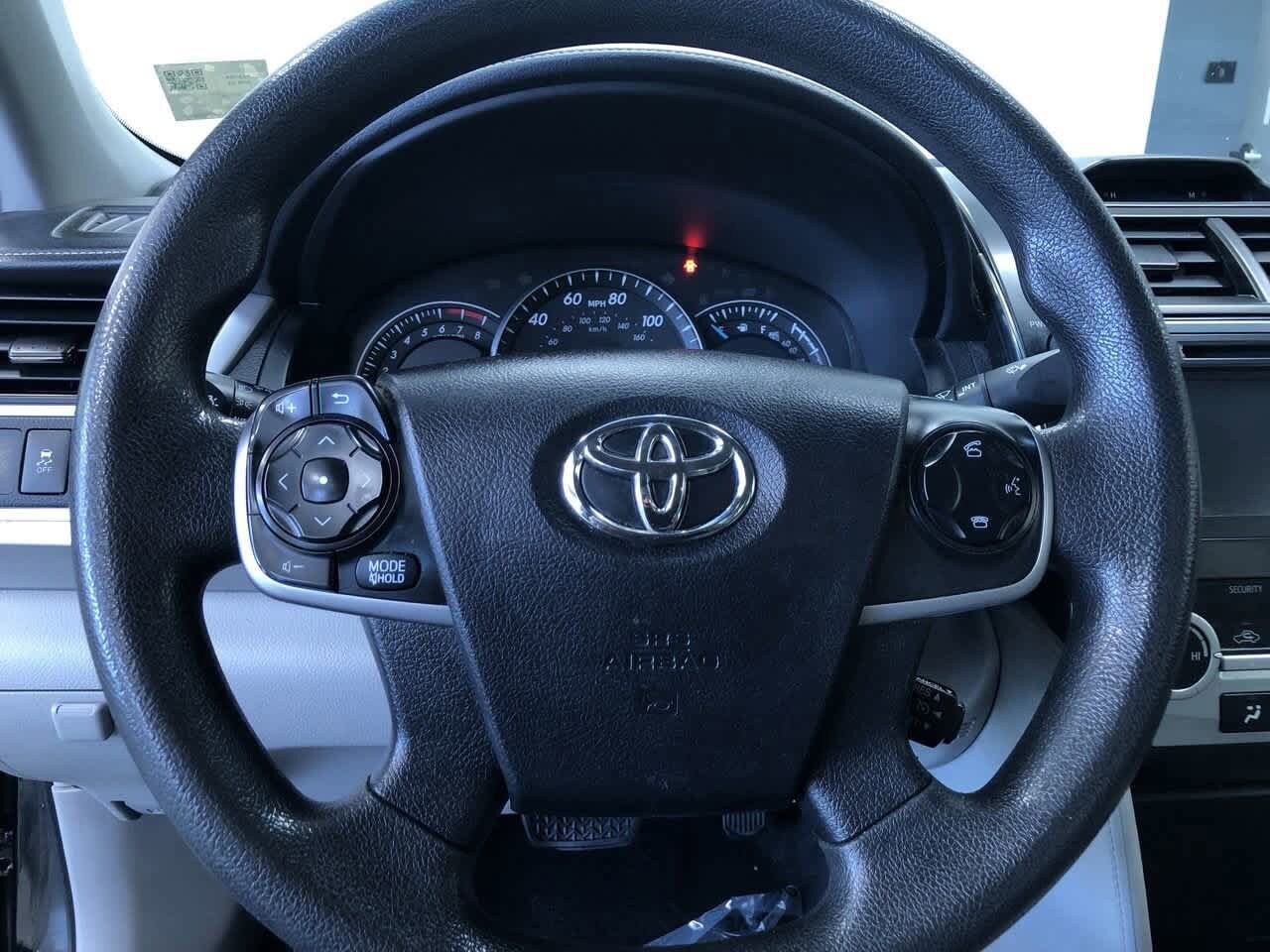 Thumbnail: 2014 Toyota Camry - 24