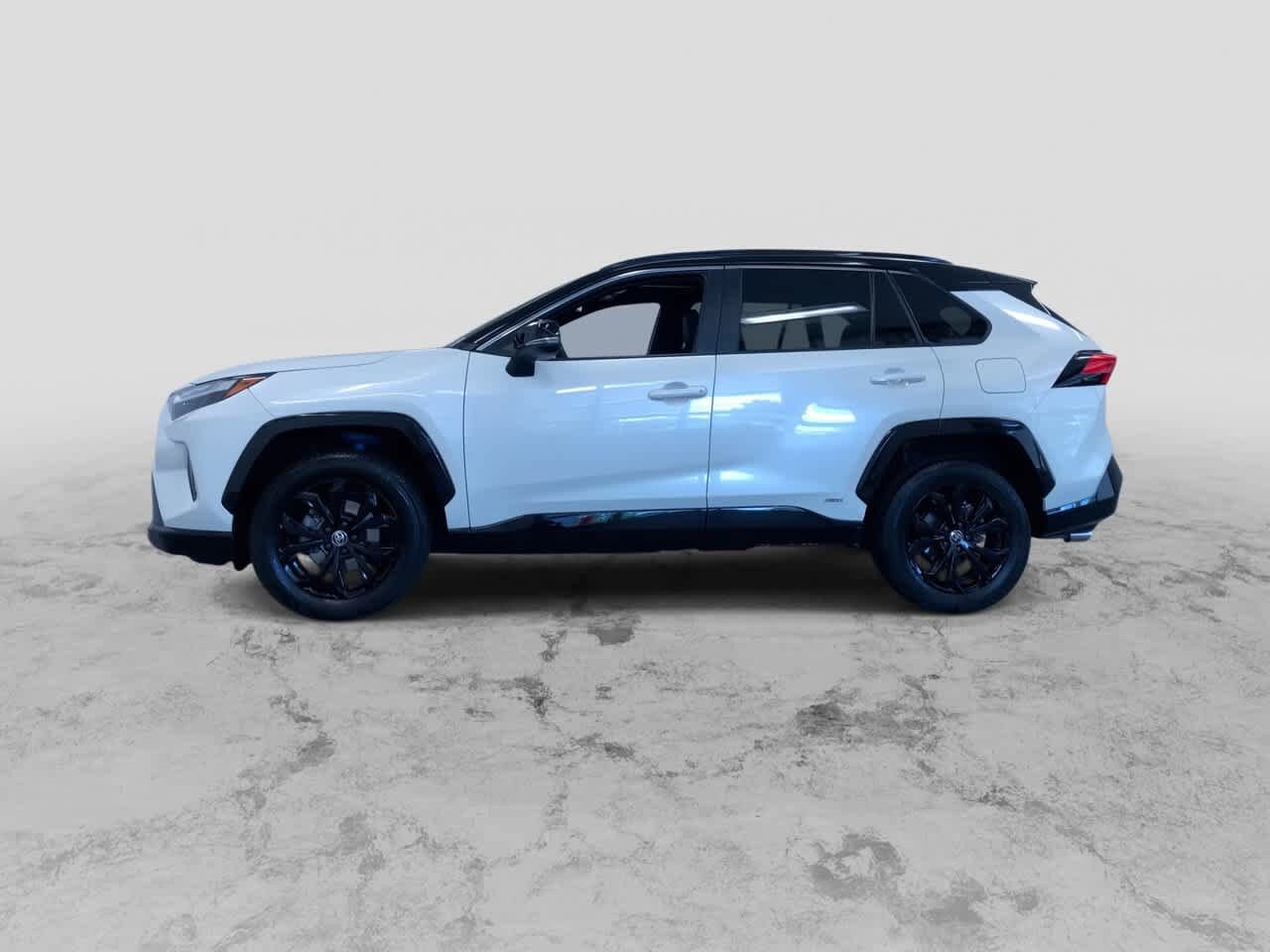 Thumbnail: 2022 Toyota RAV4 - 6