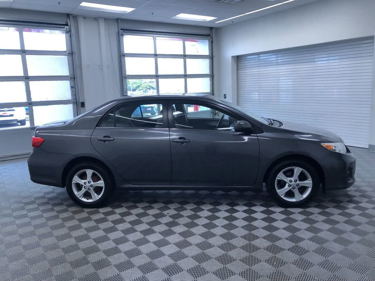 Thumbnail: 2013 Toyota Corolla - 34