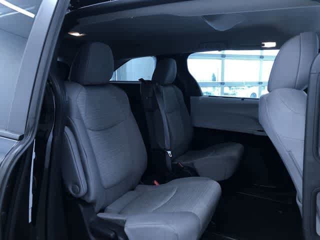 Thumbnail: 2025 Toyota Sienna - 21
