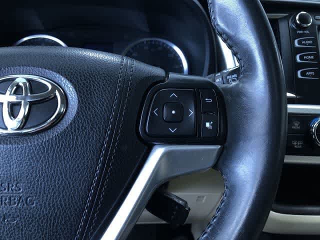 Thumbnail: 2015 Toyota Highlander - 25