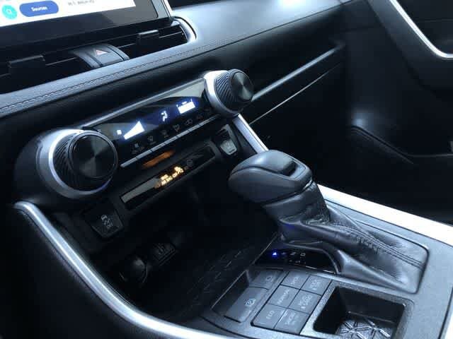 Thumbnail: 2025 Toyota RAV4 - 29