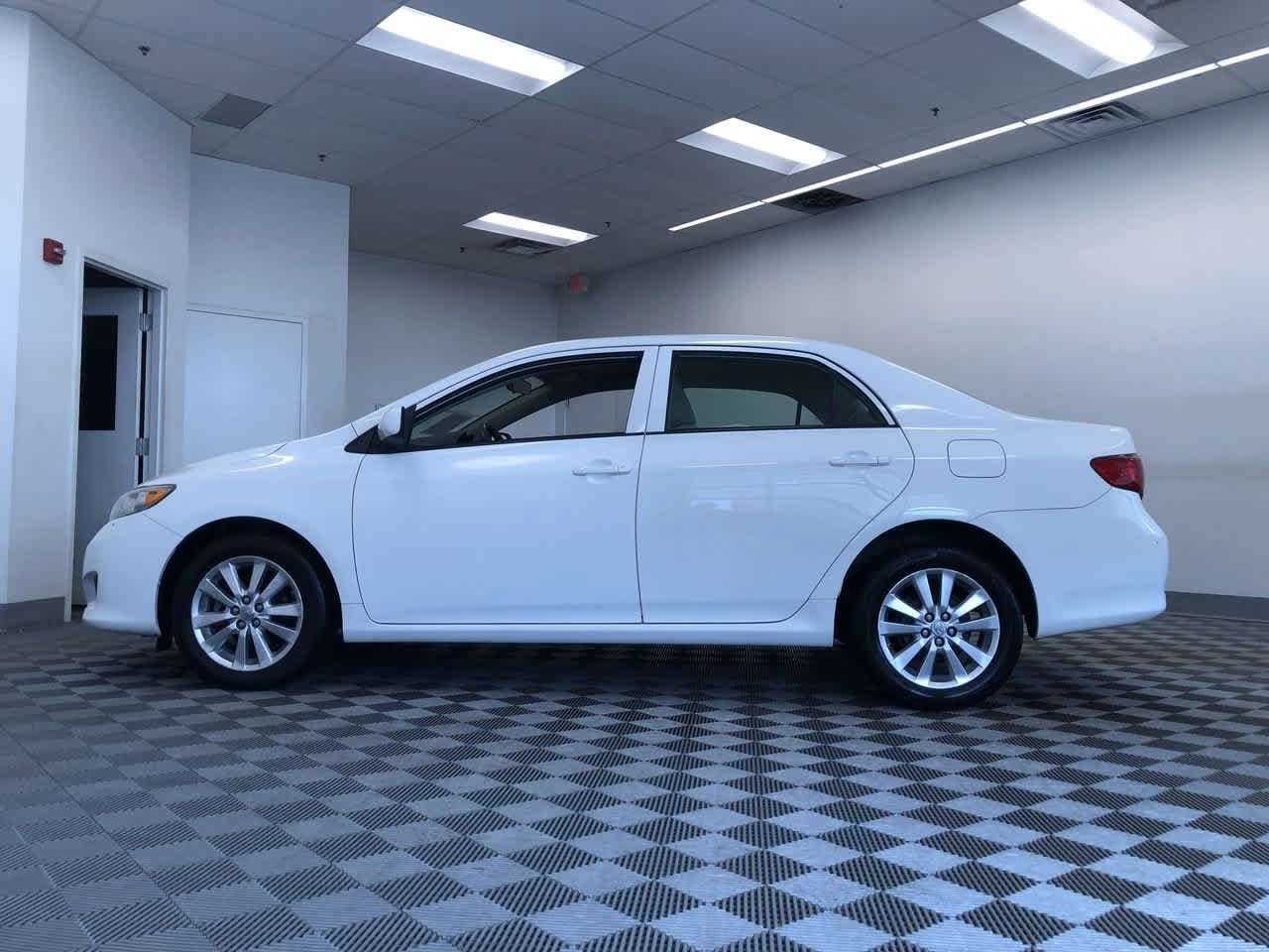 Thumbnail: 2009 Toyota Corolla - 11