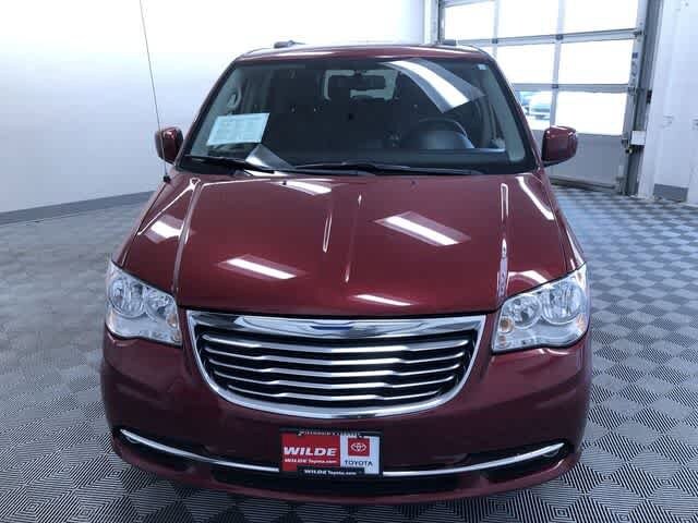 Thumbnail: 2015 Chrysler Town & Country - 15