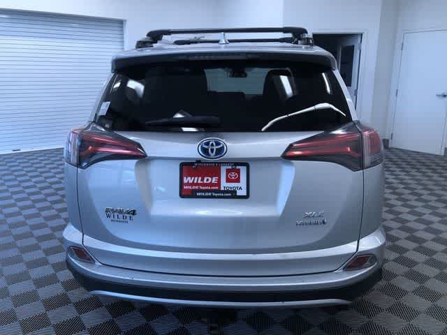 Thumbnail: 2016 Toyota RAV4 - 14