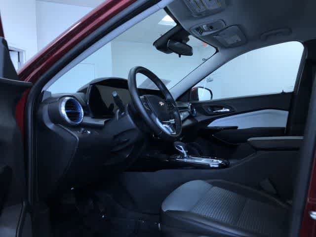 Thumbnail: 2025 Chevrolet Trax - 11