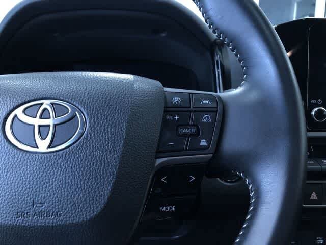 Thumbnail: 2025 Toyota Camry - 25