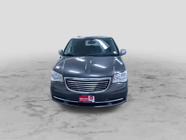 Thumbnail: 2015 Chrysler Town & Country - 5