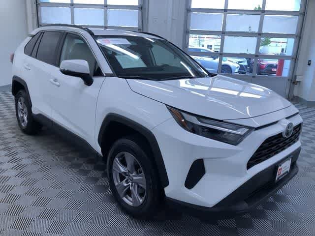 2025 Toyota RAV4 XLE - Photo 35