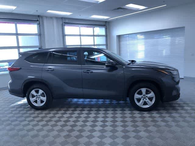 Thumbnail: 2023 Toyota Highlander - 34