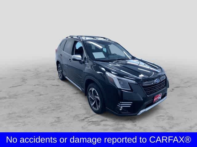 2023 Subaru Forester Touring photo 2
