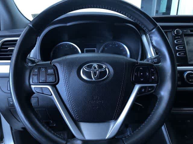 Thumbnail: 2019 Toyota Highlander - 27