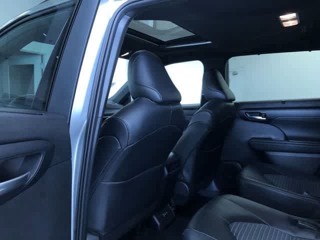 Thumbnail: 2025 Toyota Highlander - 22