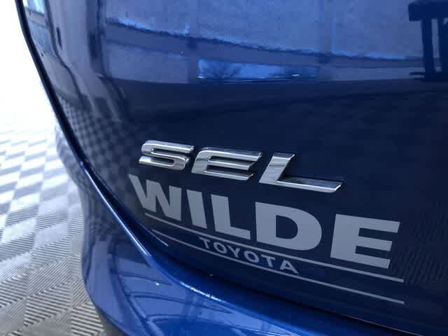 Thumbnail: 2021 Ford Edge - 16