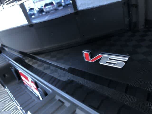 Thumbnail: 2022 Chevrolet Colorado - 10
