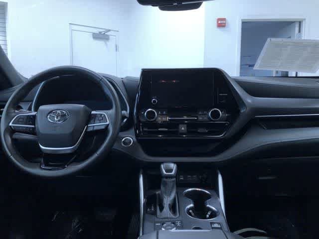 Thumbnail: 2025 Toyota Highlander - 17