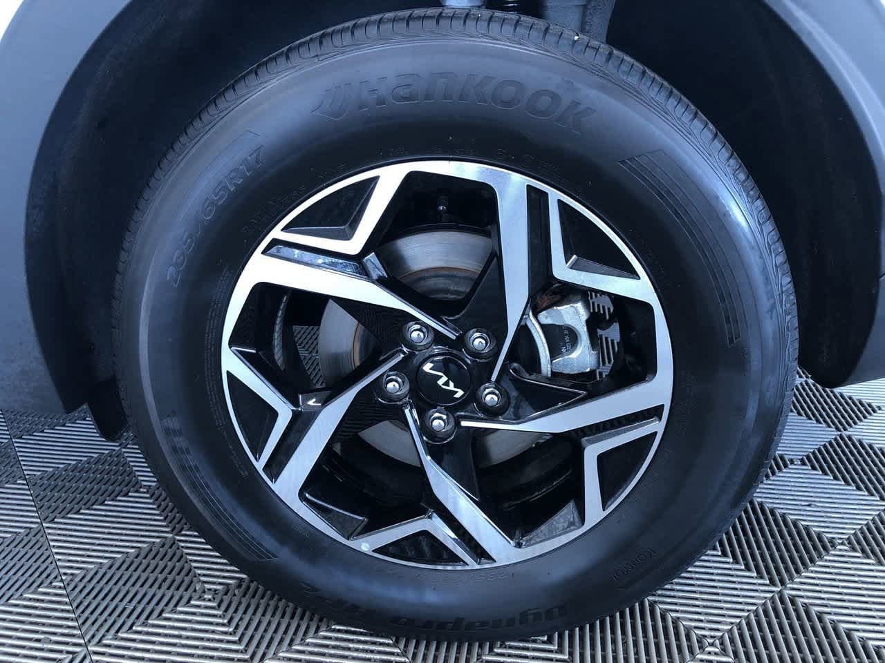 2024 Kia Sportage LX 14