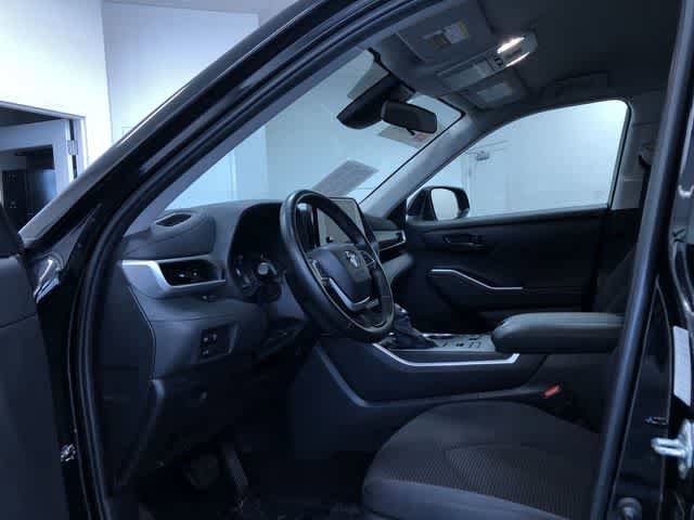 Thumbnail: 2024 Toyota Highlander - 11