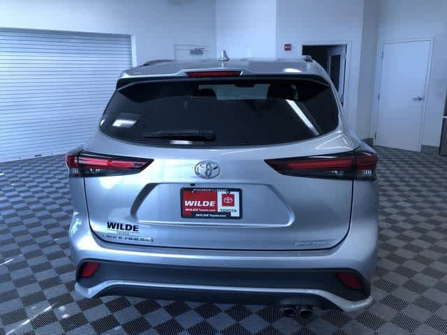 Thumbnail: 2025 Toyota Highlander - 14