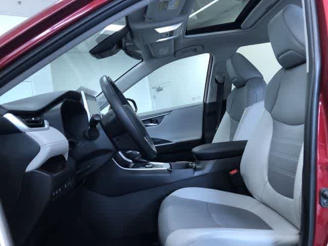 Thumbnail: 2022 Toyota RAV4 - 18