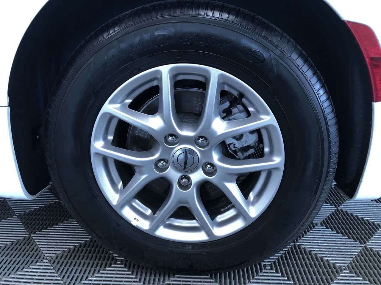 2024 Chrysler Pacifica Touring L 15