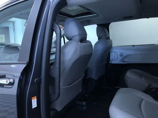 Thumbnail: 2025 Toyota Sienna - 19