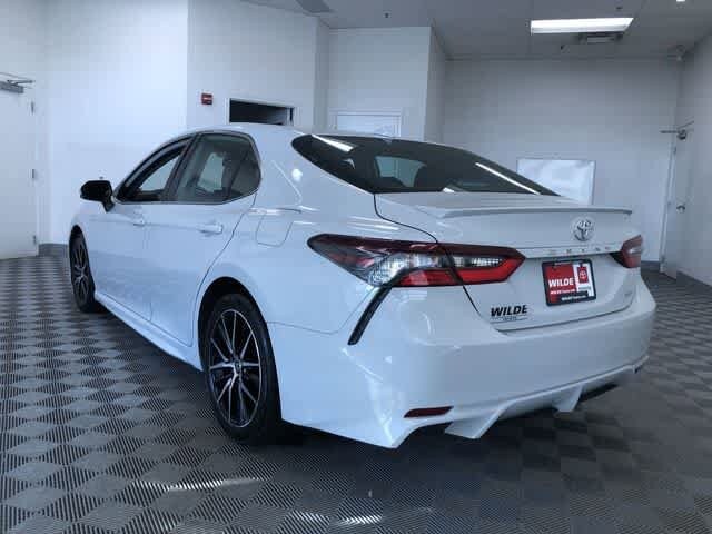 2022 Toyota Camry SE photo 4