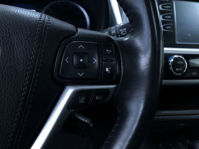 Thumbnail: 2019 Toyota Highlander - 26