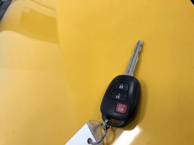 Thumbnail: 2015 Toyota Prius c - 33