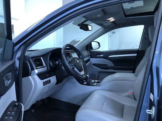 Thumbnail: 2015 Toyota Highlander - 11