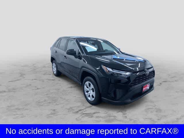 2025 Toyota RAV4 LE photo 3