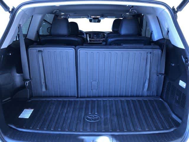 Thumbnail: 2019 Toyota Highlander - 32