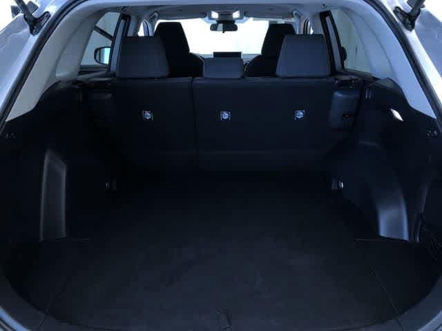 2025 Toyota RAV4 LE - Photo 31