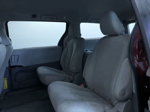 Thumbnail: 2012 Toyota Sienna - 23