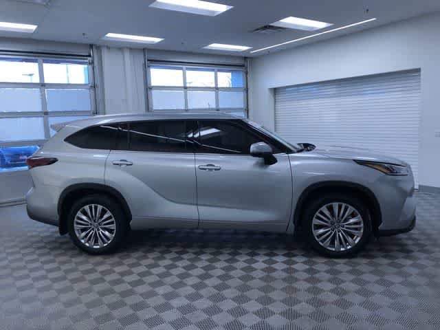 Thumbnail: 2024 Toyota Highlander - 35