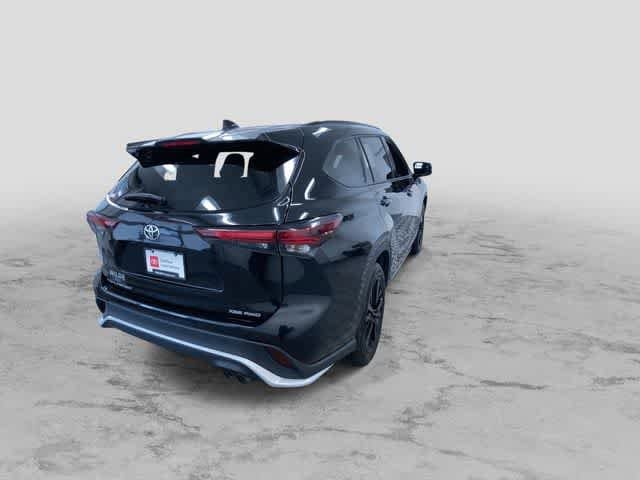 Thumbnail: 2025 Toyota Highlander - 9