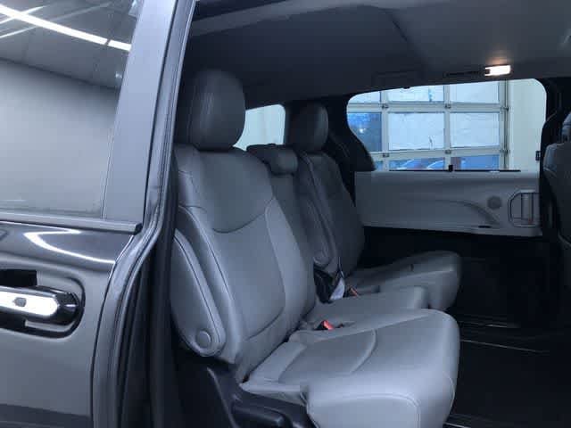 Thumbnail: 2025 Toyota Sienna - 21