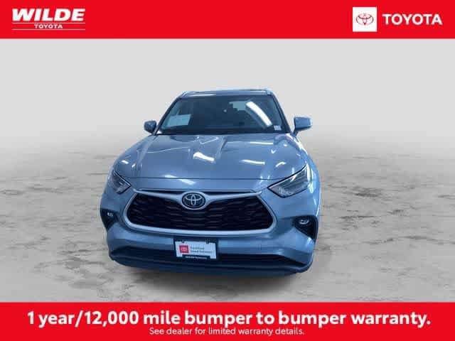 Thumbnail: 2022 Toyota Highlander - 4