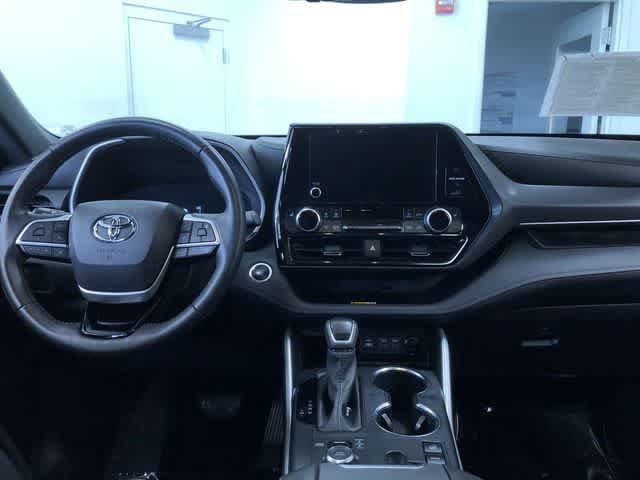 Thumbnail: 2025 Toyota Highlander - 17