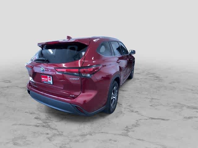 Thumbnail: 2021 Toyota Highlander - 10