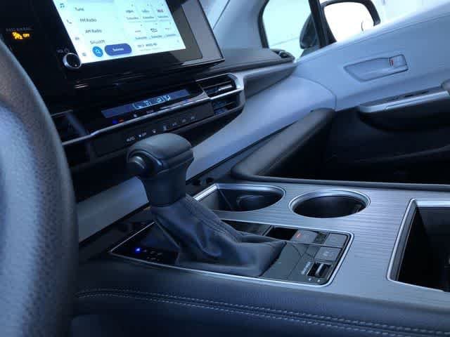 Thumbnail: 2025 Toyota Sienna - 30