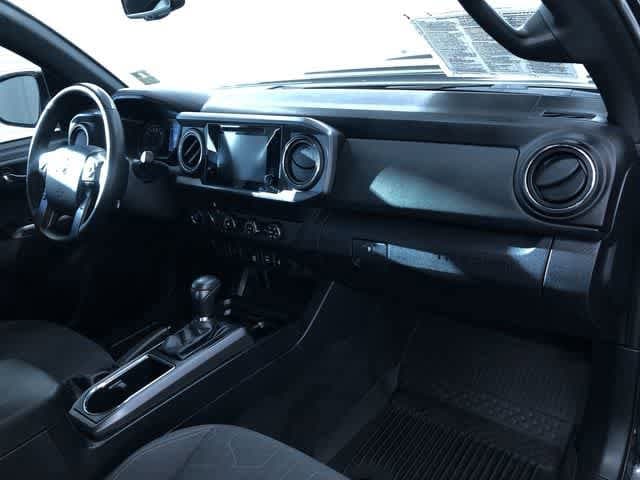 Thumbnail: 2019 Toyota Tacoma - 18